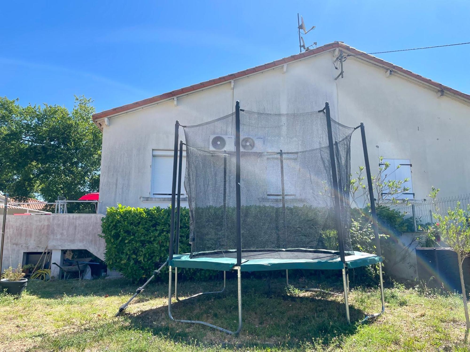 Demi Maison Avec Terrasse Et Jardin 3 6 Pers * Royan